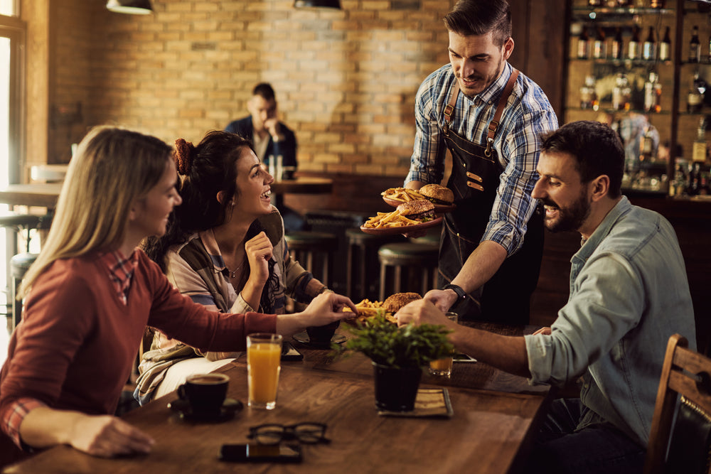 12 Server Tips for Restaurant Workers | Snibbs